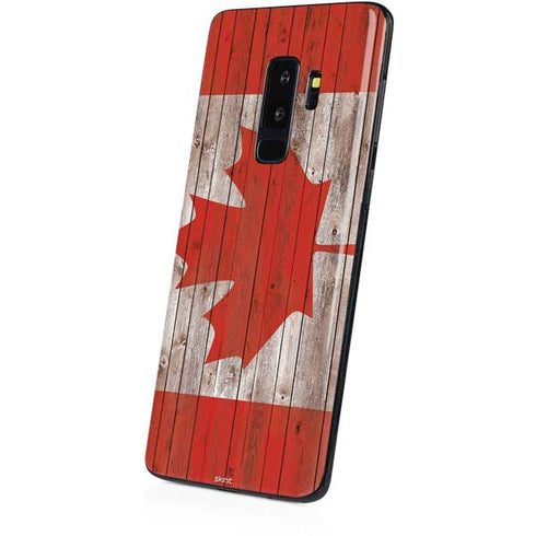 Canadian Flag Dark Wood Galaxy S9 Plus Skin